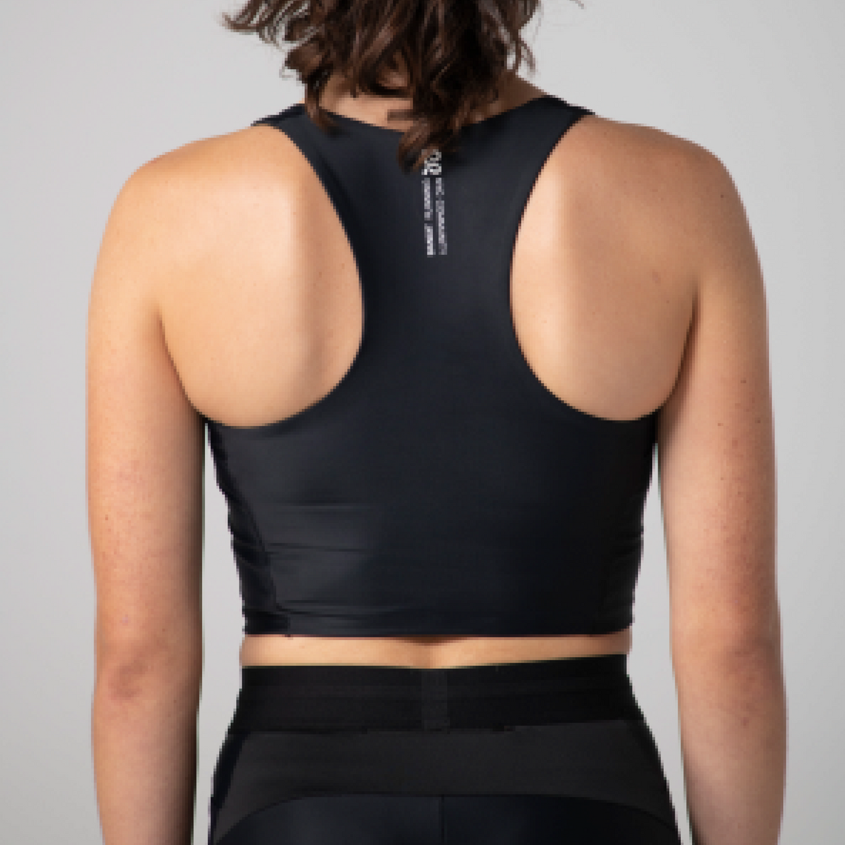 Superbeam™ Scoop Neck Run Crop