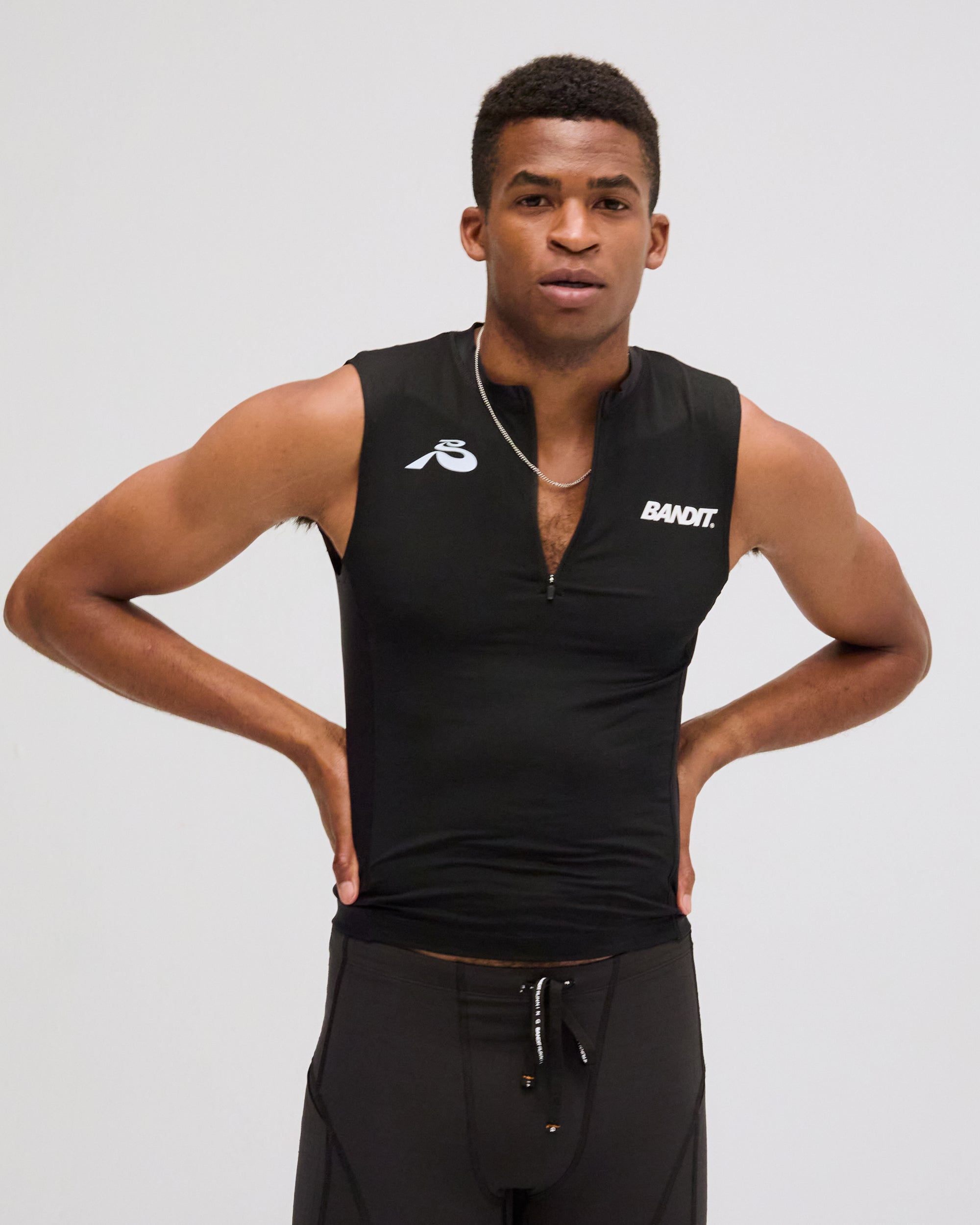 Ares™ Distance Sleeveless Quarter Zip - Black