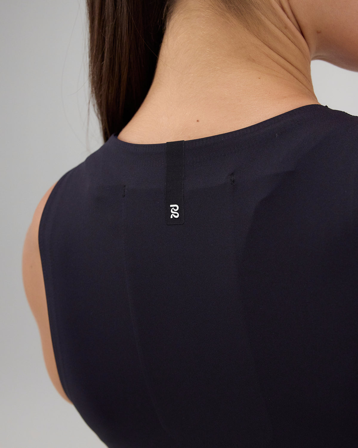 Adapto™ Distance Tank - Black