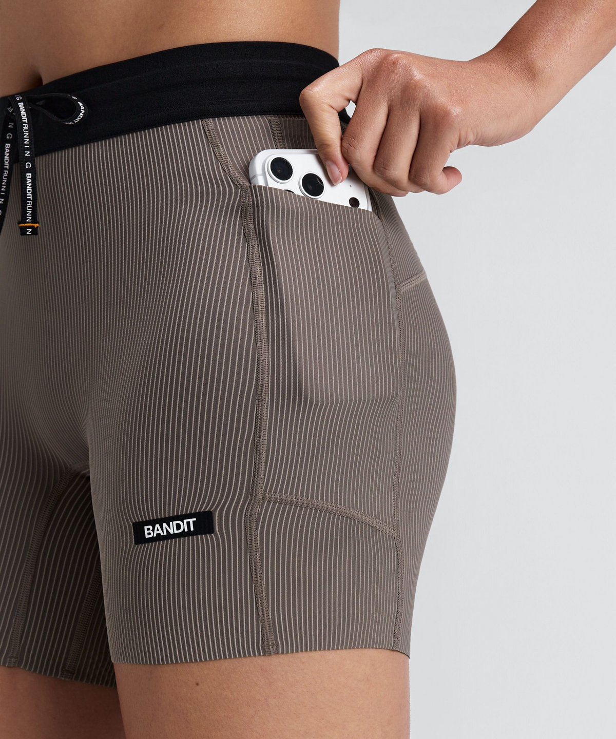 Women's Striped Cadence™ 5" Compression Shorts - Concrete Taupe / Cocoa