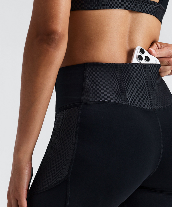 Women's Stamina-V™ Threshold 5" High Waist Compression Shorts - Black