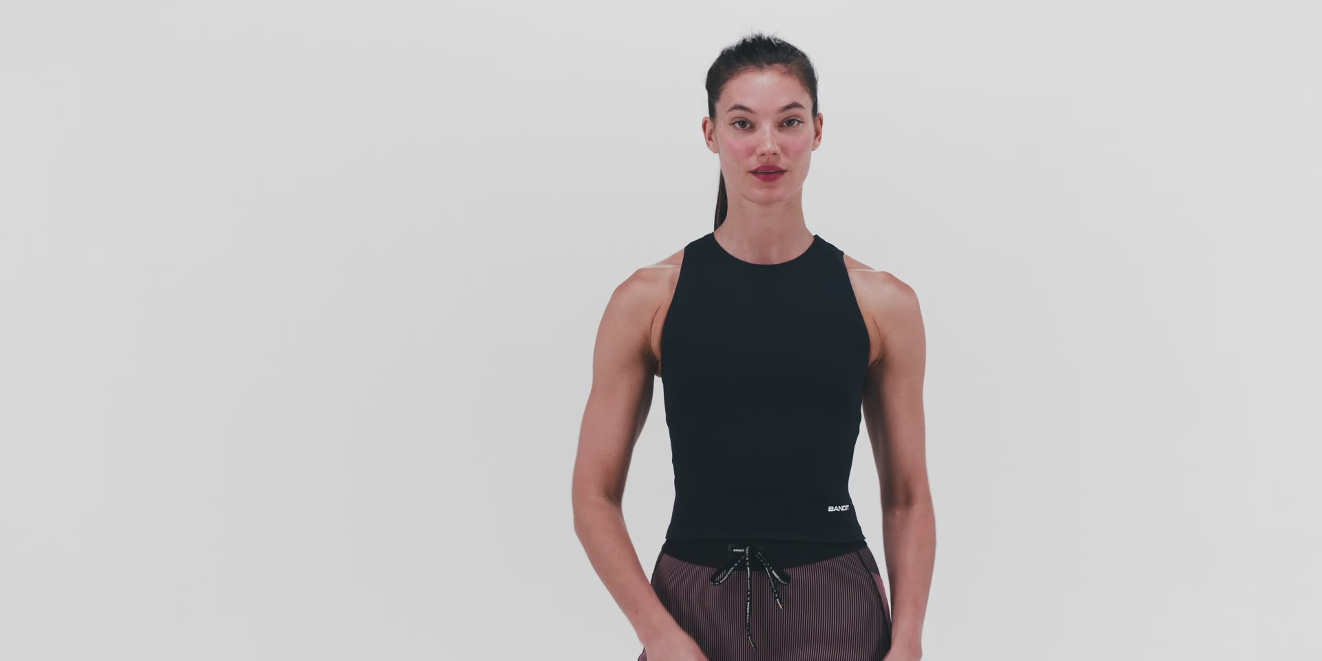 Adapto™ Distance Tank - Black