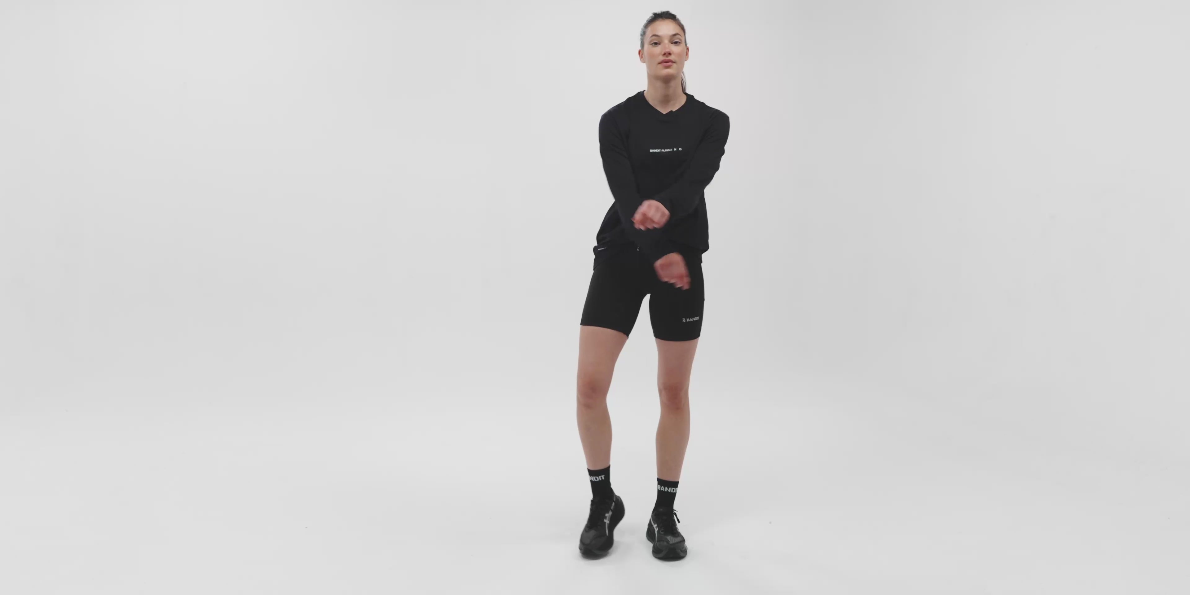 MARK & LONA Odin Long Sleeve Tee ブラック Performance Drop Hem Long Sleeve Black – Zen Athleisure