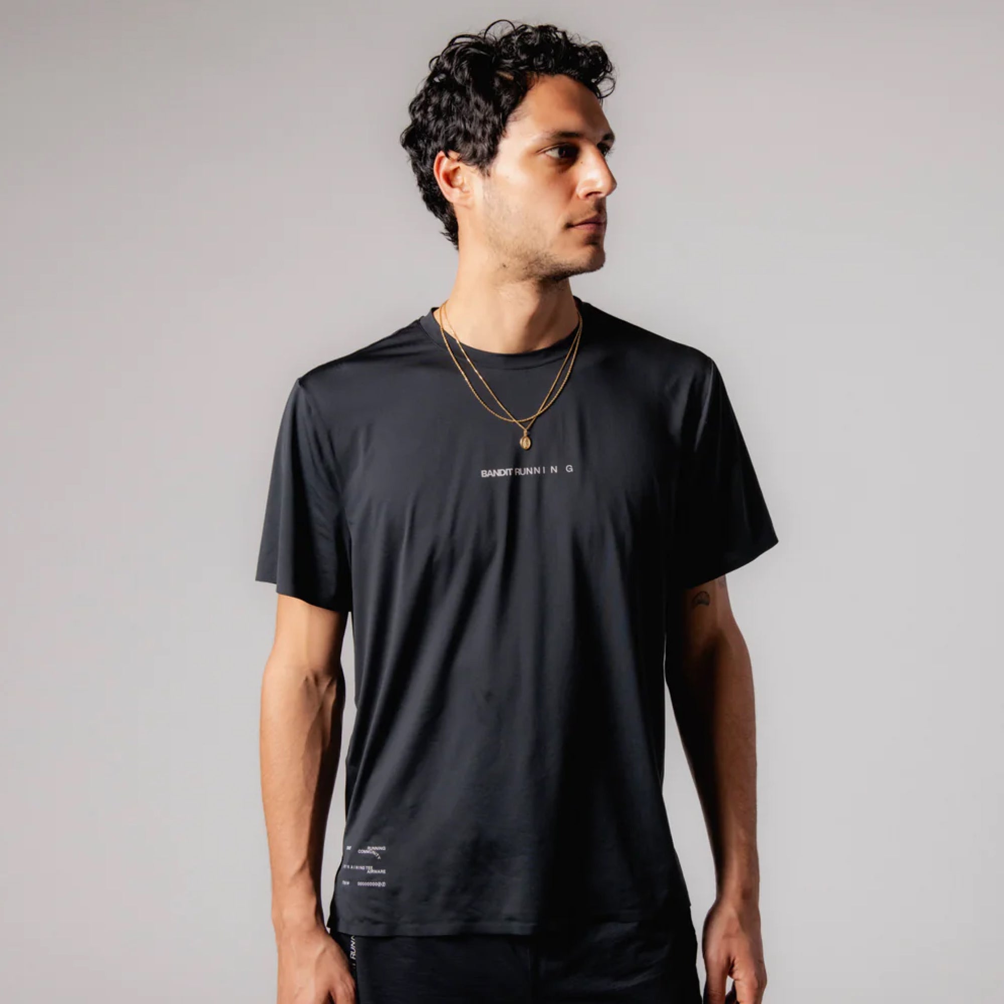 MEN'S PERFORMANCE TOPS